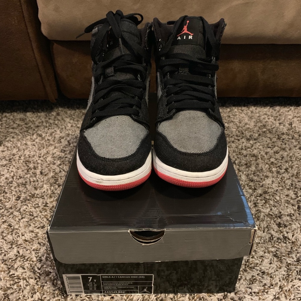 Girls Air Jordan 1
